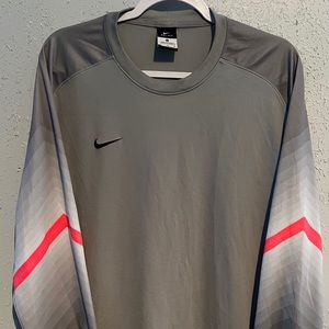 Men’s Nike long sleeve Shirt!